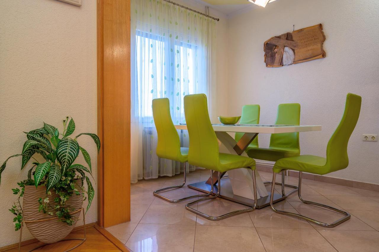 פודסטראנה Apartments Juric מראה חיצוני תמונה