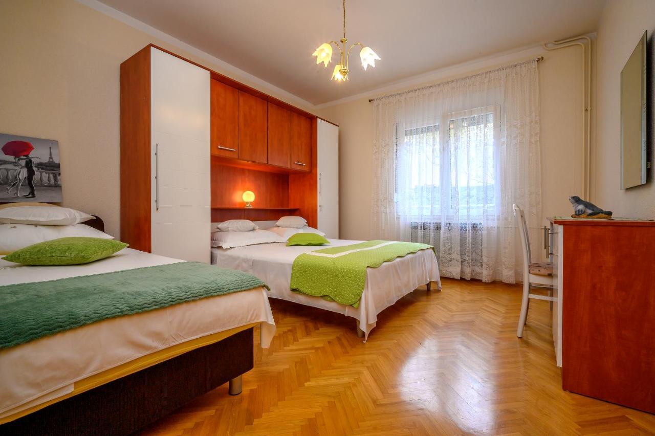 פודסטראנה Apartments Juric מראה חיצוני תמונה