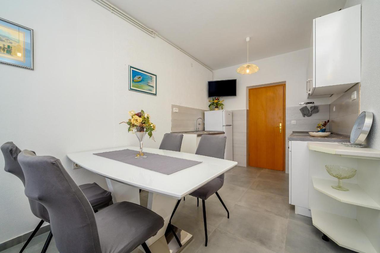 פודסטראנה Apartments Juric מראה חיצוני תמונה