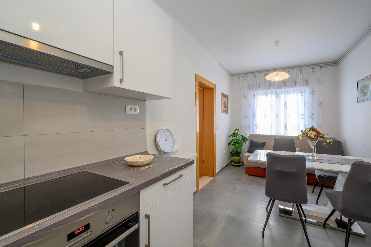 פודסטראנה Apartments Juric מראה חיצוני תמונה