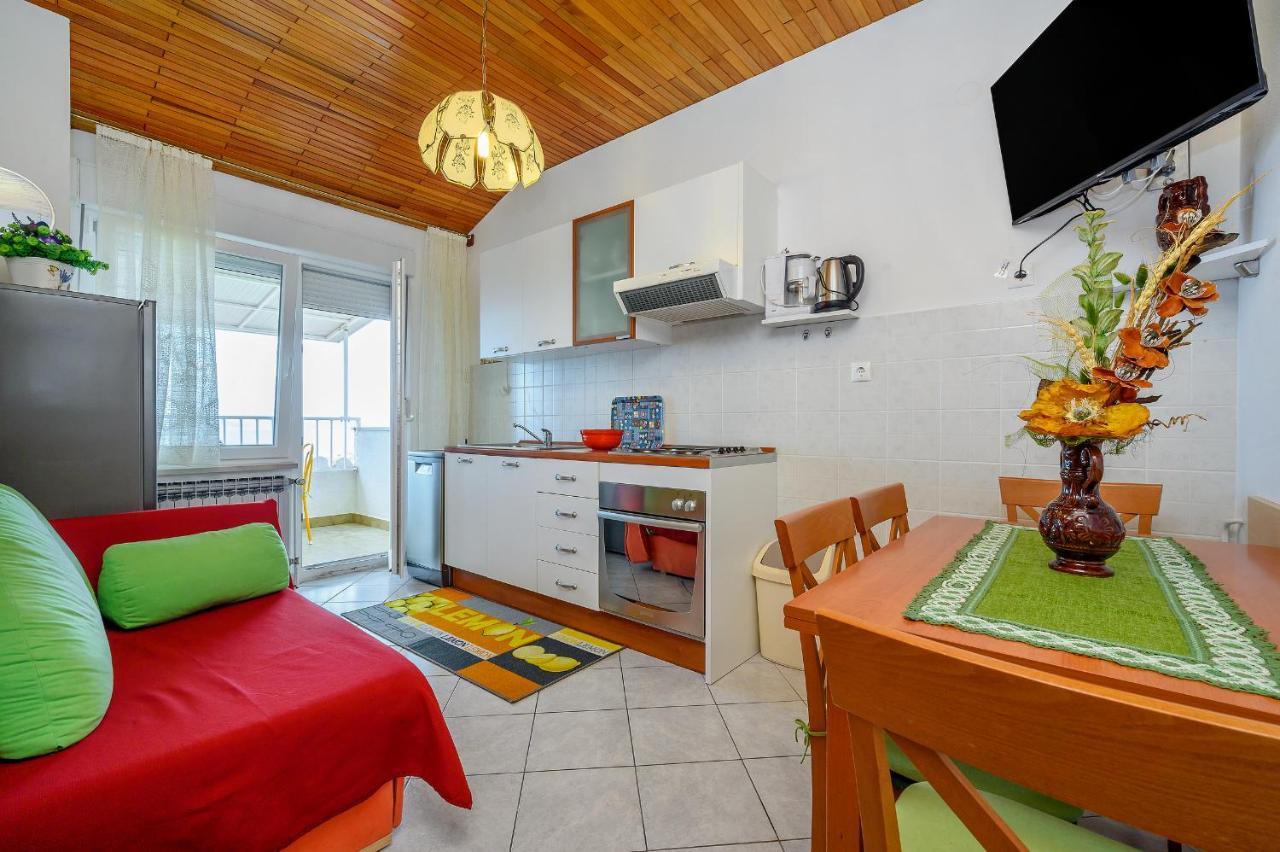 פודסטראנה Apartments Juric מראה חיצוני תמונה