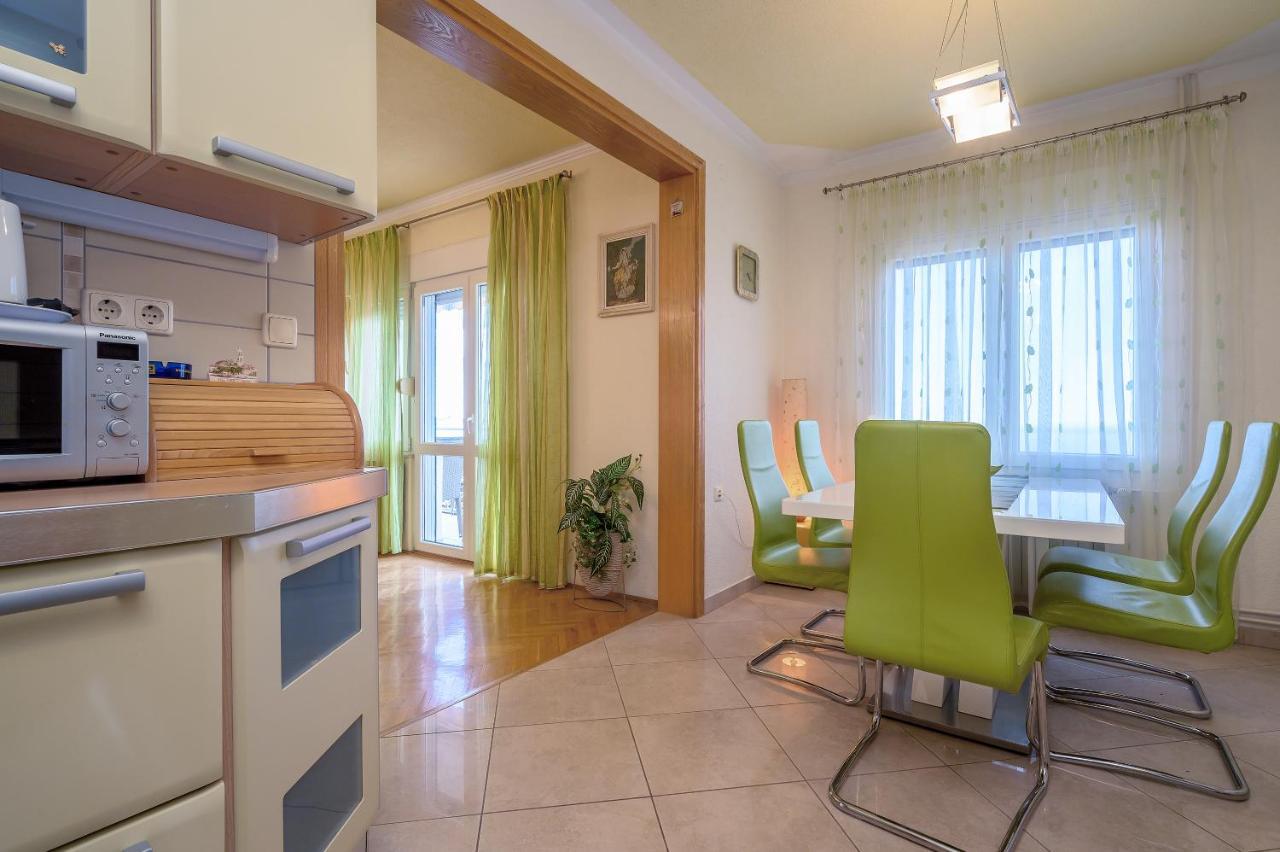 פודסטראנה Apartments Juric מראה חיצוני תמונה