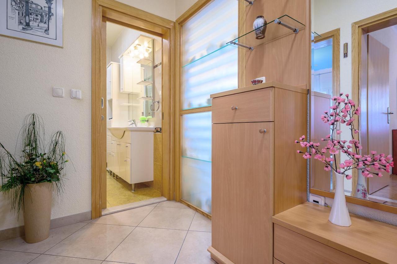 פודסטראנה Apartments Juric מראה חיצוני תמונה
