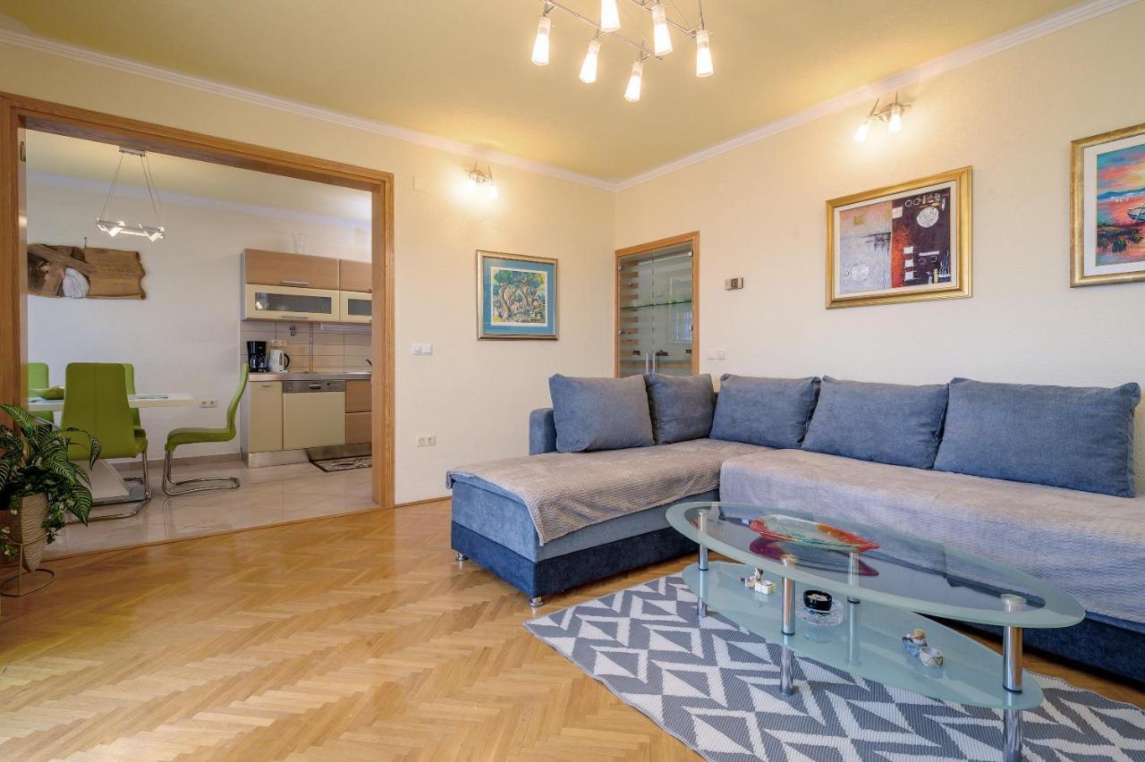 פודסטראנה Apartments Juric מראה חיצוני תמונה