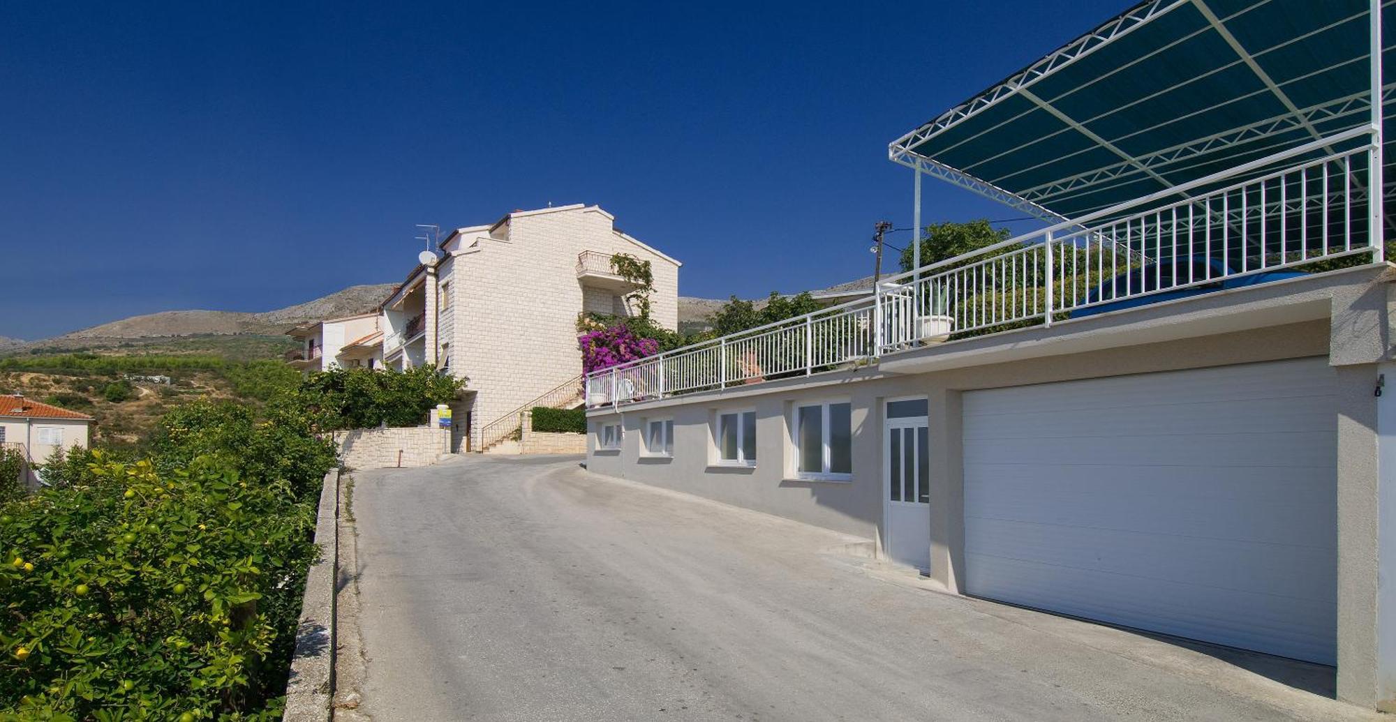 פודסטראנה Apartments Juric מראה חיצוני תמונה